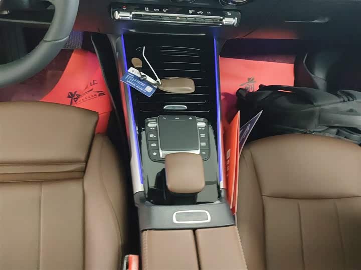 Фото 14 - Mercedes-Benz GLB-Class