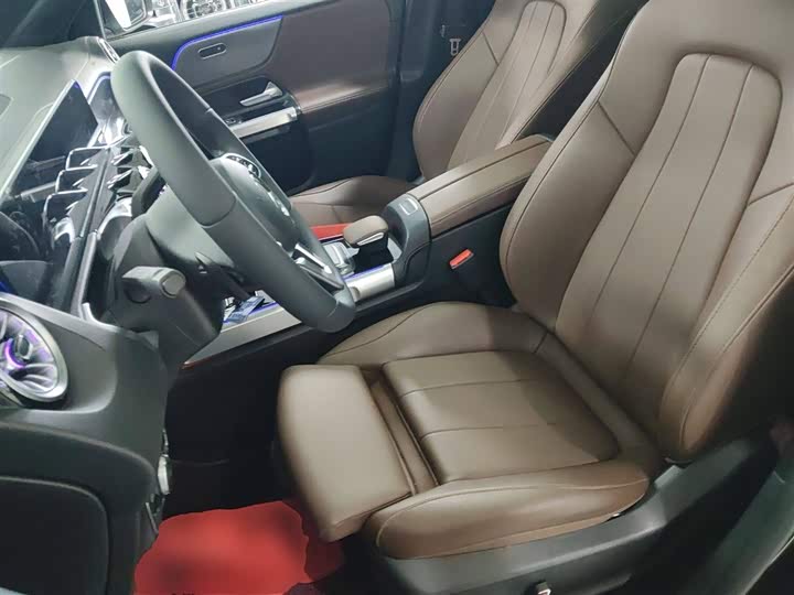 Фото 15 - Mercedes-Benz GLB-Class