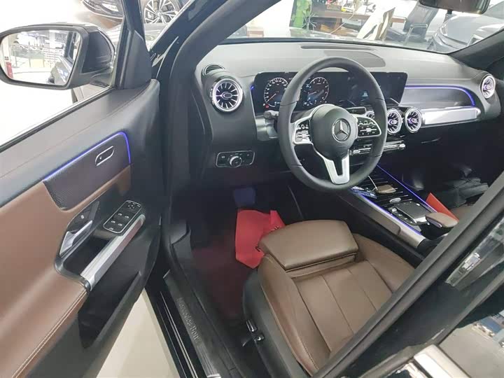 Фото 16 - Mercedes-Benz GLB-Class