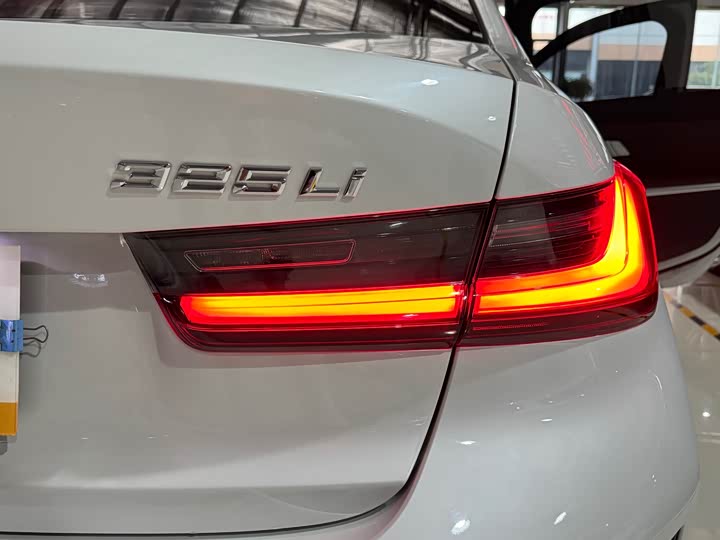 Фото 10 - BMW 3 Series