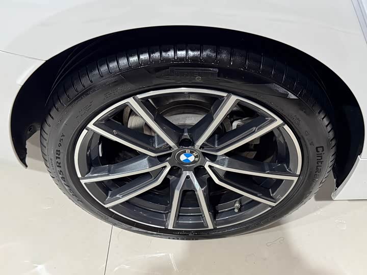 Фото 17 - BMW 3 Series