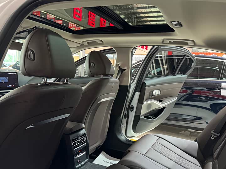 Фото 9 - BMW 3 Series