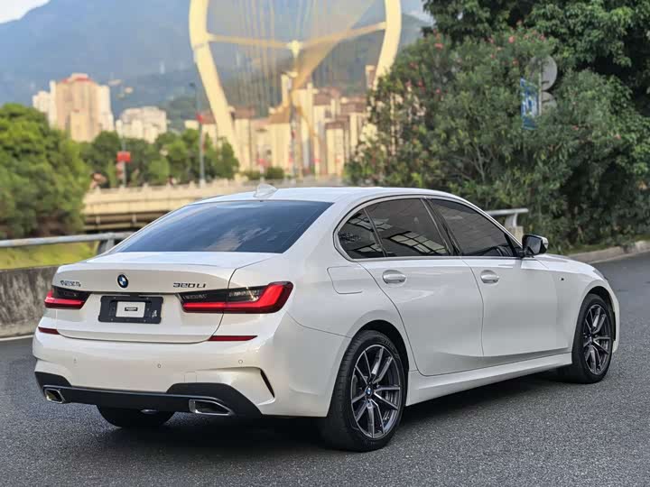 Фото 12 - BMW 3 Series