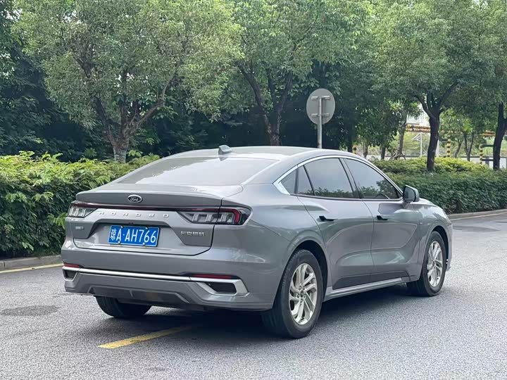 Фото 4 - Ford Mondeo