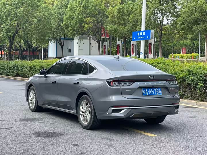 Фото 6 - Ford Mondeo