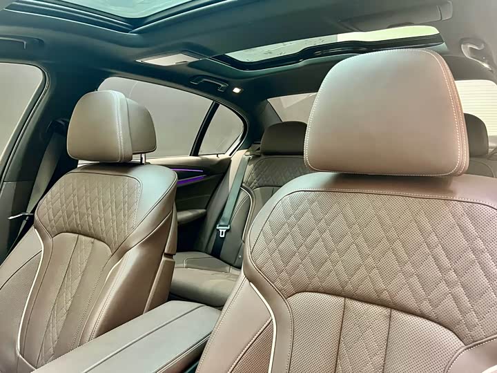 Фото 13 - BMW 5 Series Hybrid