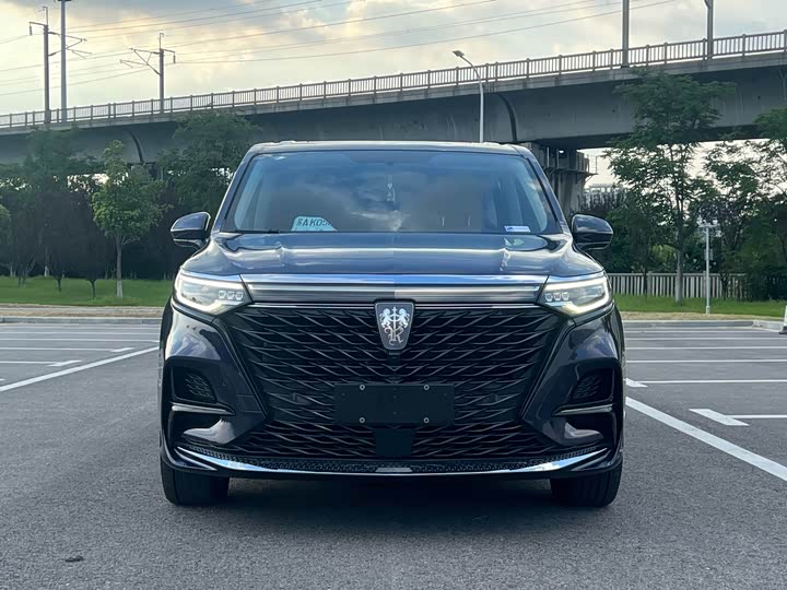 Фото 3 - Roewe iMax 8