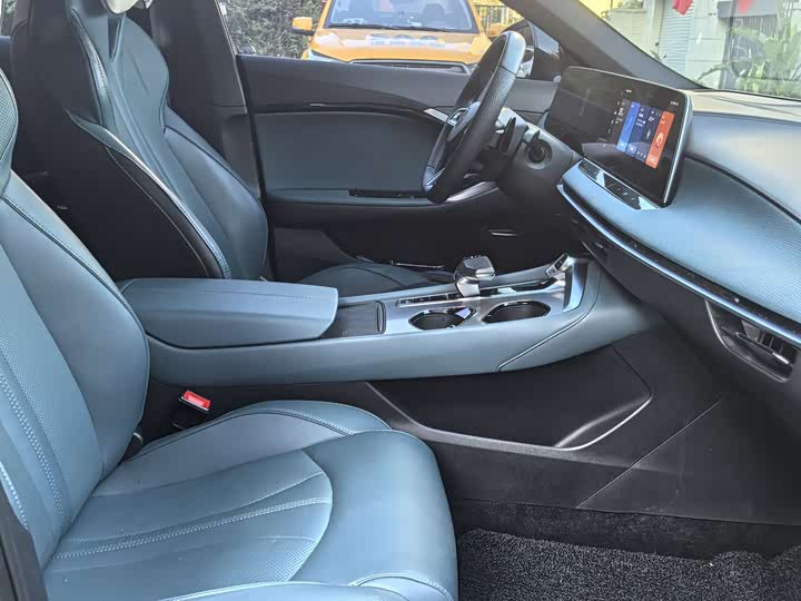 Фото 7 - MG Motor 7