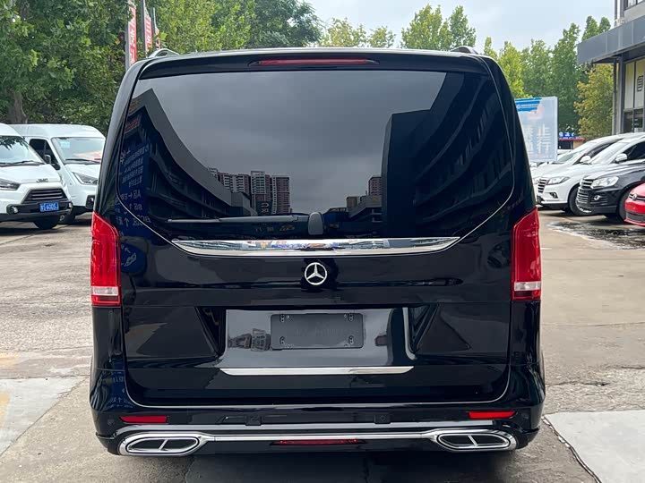 Фото 15 - Mercedes-Benz V-Class