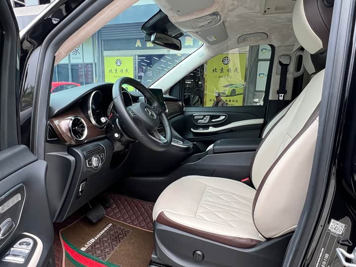 Фото 4 - Mercedes-Benz V-Class