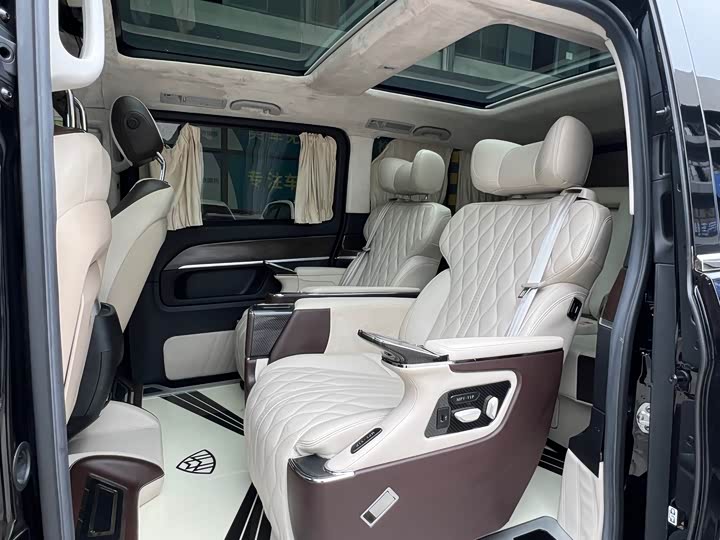 Фото 5 - Mercedes-Benz V-Class