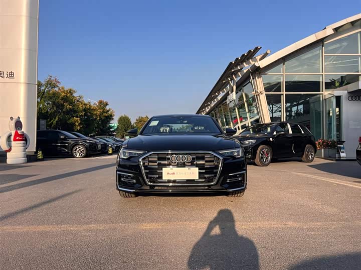 Фото 2 - Audi A6L