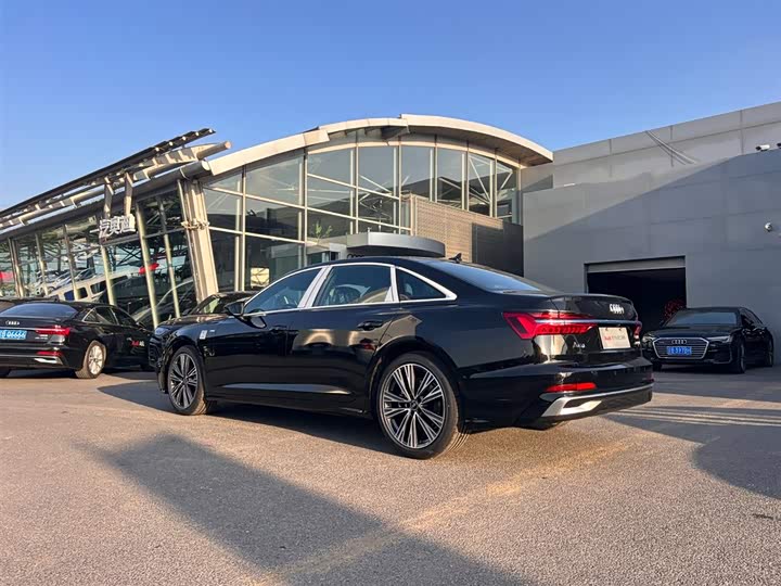 Фото 5 - Audi A6L