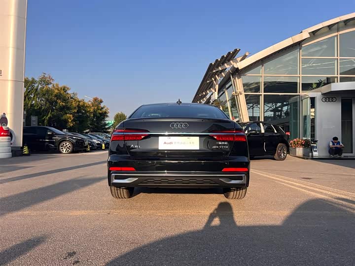 Фото 8 - Audi A6L