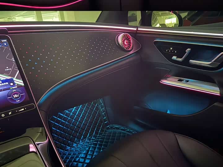 Фото 6 - Mercedes-Benz EQE