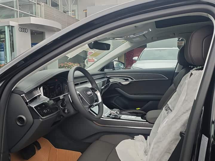 Фото 4 - Audi A8