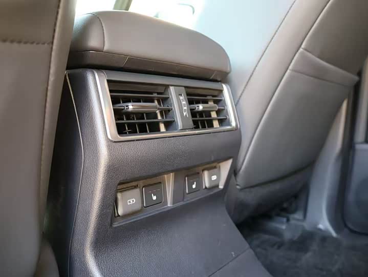 Фото 11 - Lexus GX