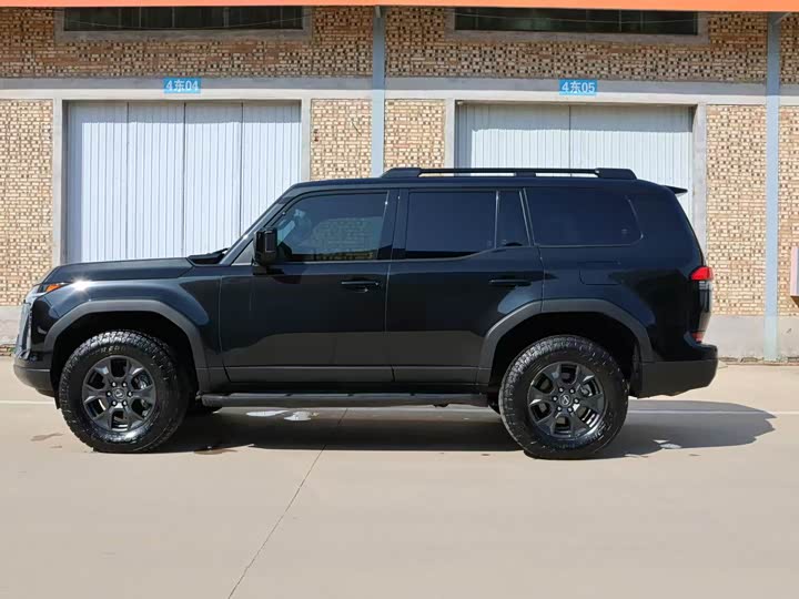 Фото 24 - Lexus GX