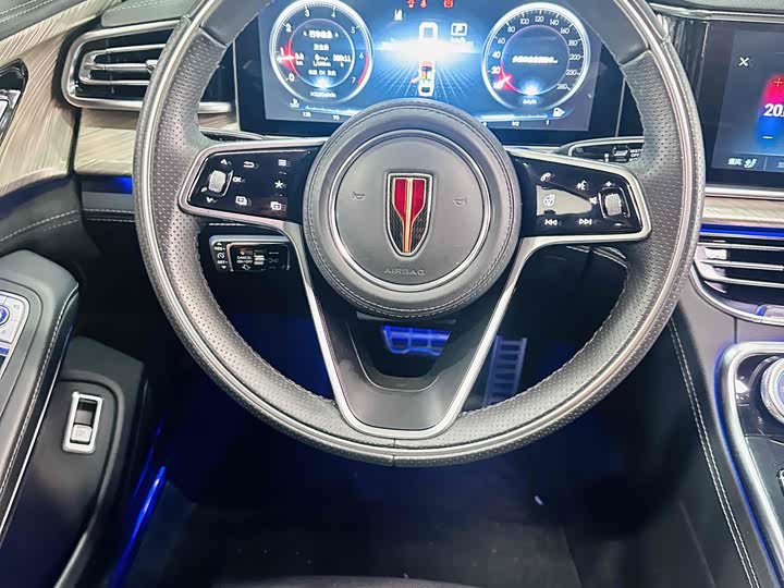 Фото 16 - Hongqi H9