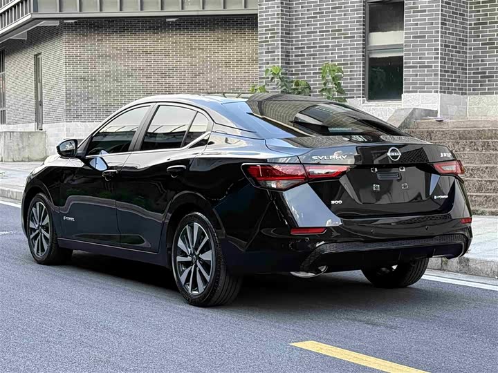 Фото 3 - Nissan Sylphy