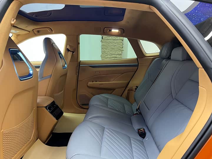 Фото 10 - Zeekr 001