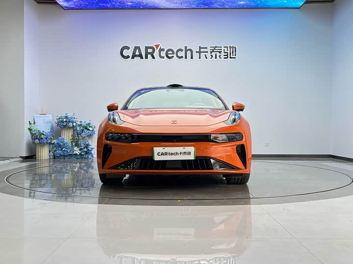 Фото 2 - Zeekr 001