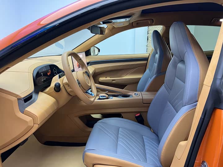 Фото 3 - Zeekr 001