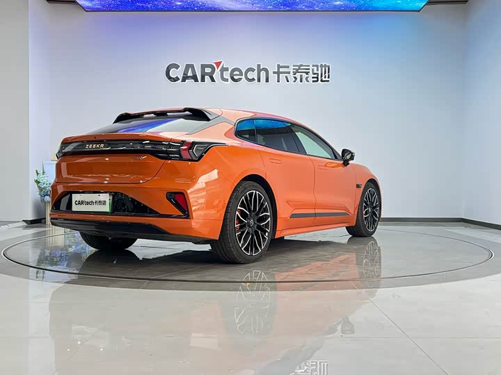 Фото 31 - Zeekr 001