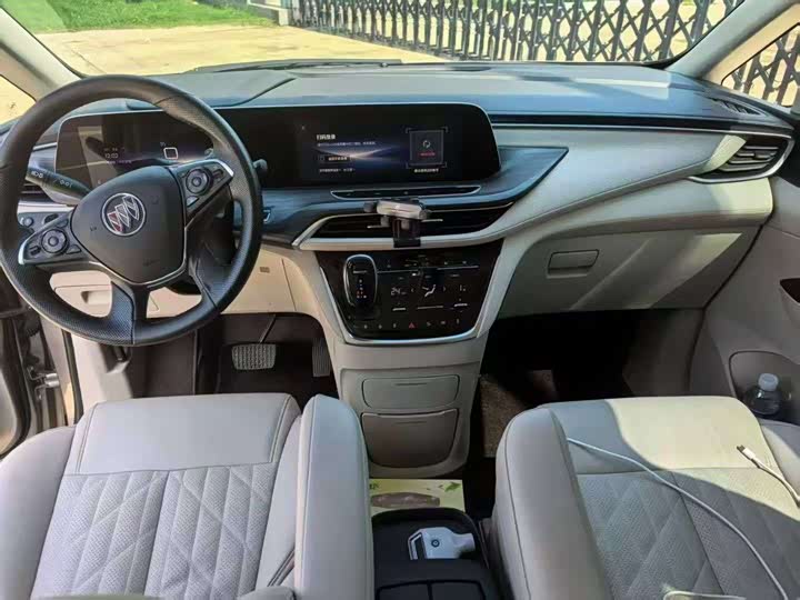 Фото 6 - Buick GL8 ES