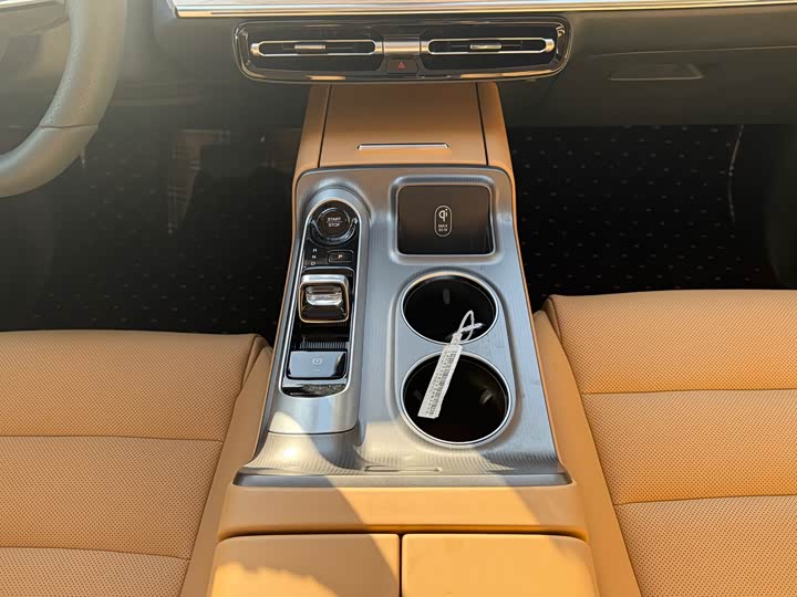 Фото 14 - GAC Trumpchi E8