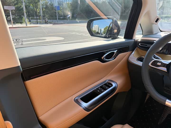 Фото 15 - GAC Trumpchi E8