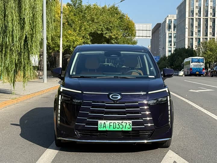 Фото 2 - GAC Trumpchi E8