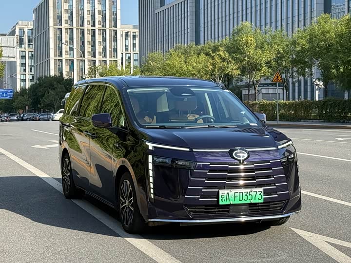 Фото 3 - GAC Trumpchi E8