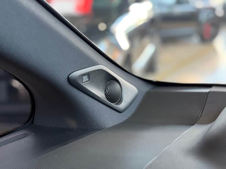 Фото 11 - Toyota Vellfire