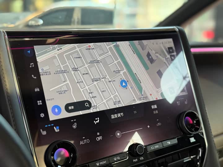 Фото 13 - Toyota Vellfire