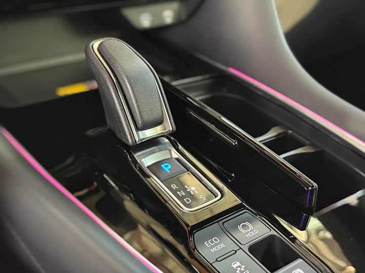 Фото 14 - Toyota Vellfire