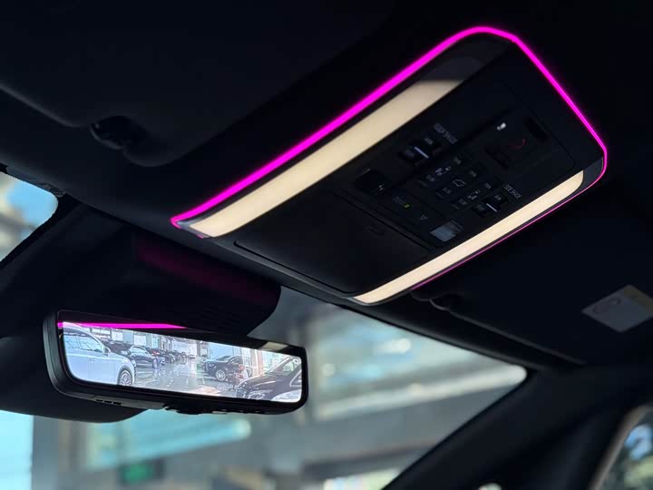 Фото 15 - Toyota Vellfire