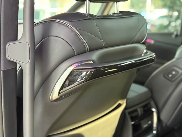 Фото 16 - Toyota Vellfire