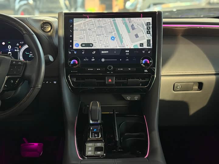 Фото 18 - Toyota Vellfire