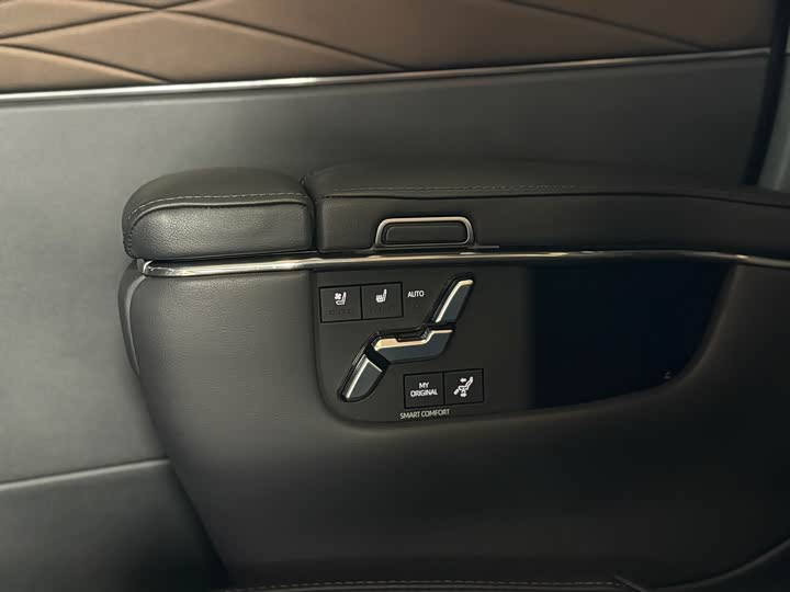 Фото 20 - Toyota Vellfire