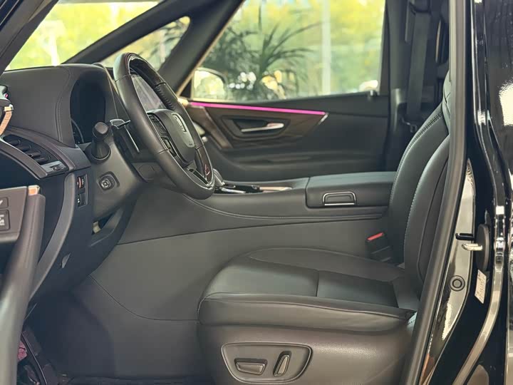 Фото 24 - Toyota Vellfire