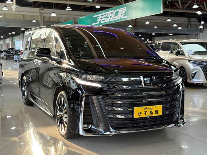 Фото 3 - Toyota Vellfire