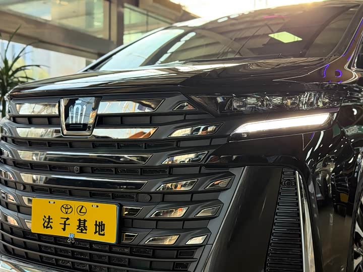 Фото 5 - Toyota Vellfire