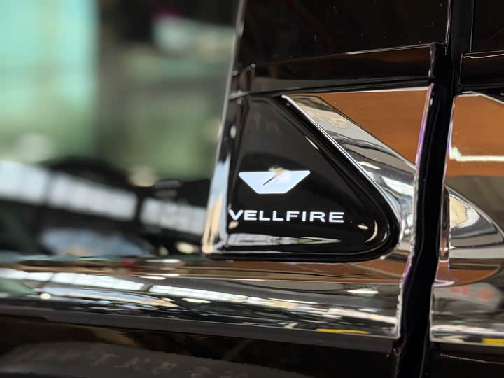 Фото 7 - Toyota Vellfire