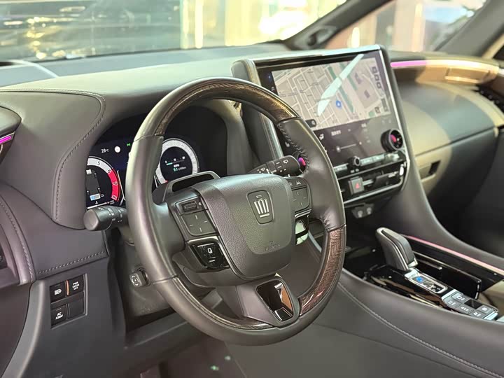 Фото 9 - Toyota Vellfire