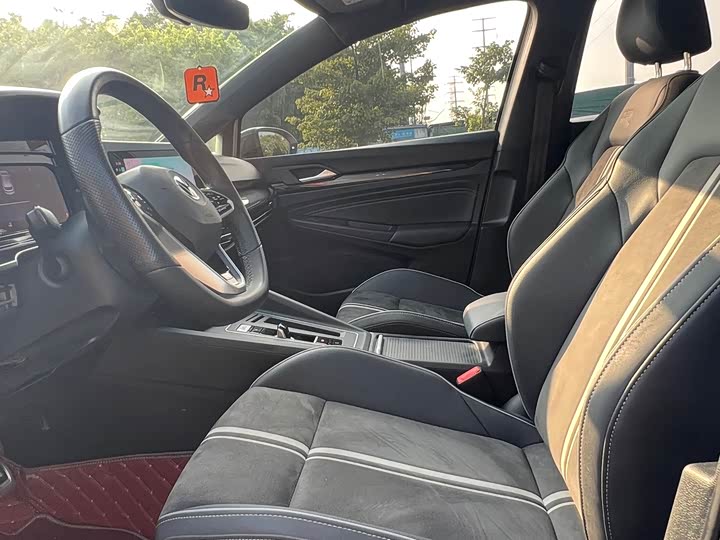 Фото 4 - Volkswagen Golf