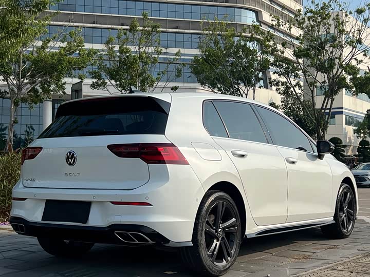 Фото 7 - Volkswagen Golf