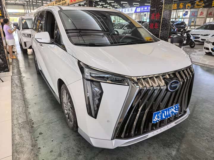 Фото 3 - GAC Trumpchi M8