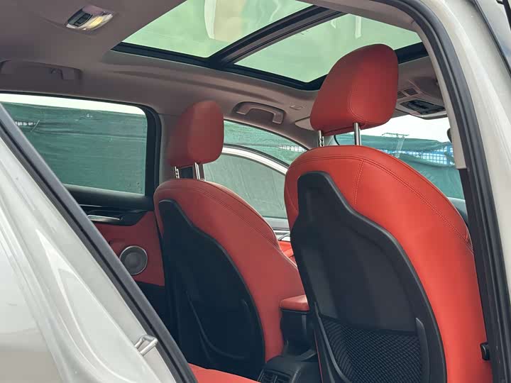 Фото 10 - BMW X2