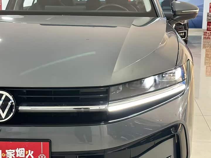 Фото 14 - Volkswagen Magotan